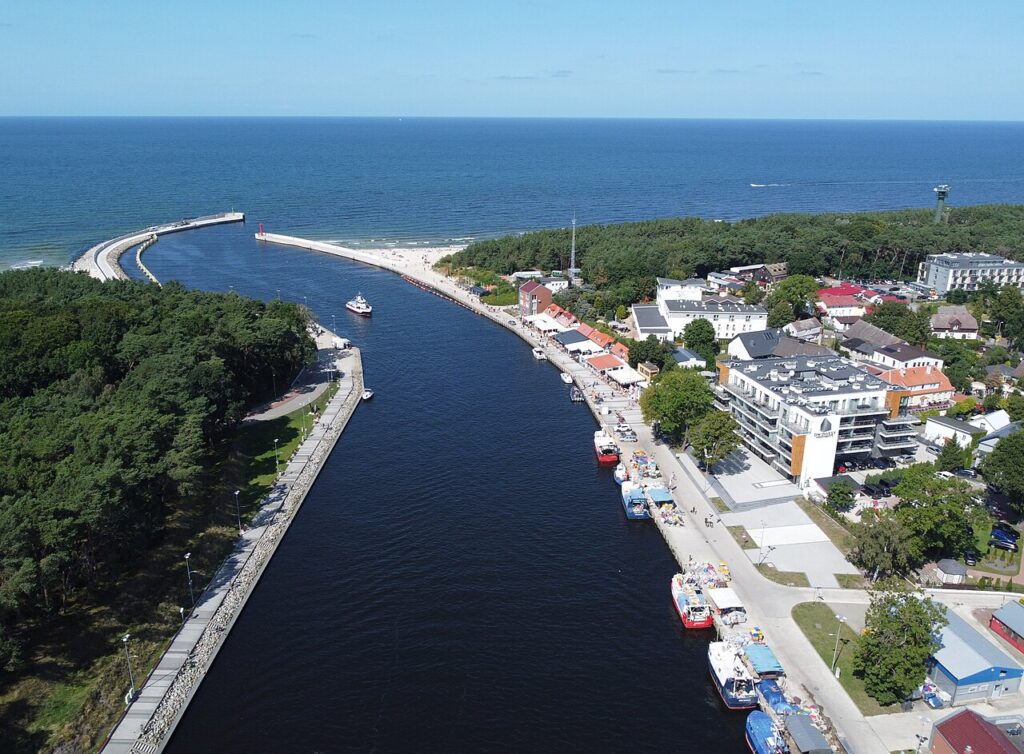 wyjazdy kolonijne wyjście z portu w mrzeżynie aerial 2024