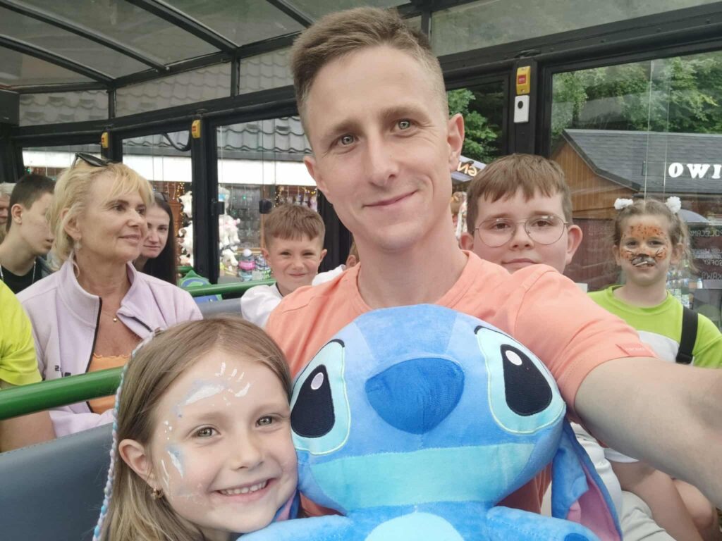 z dzieciakami ciuchcia